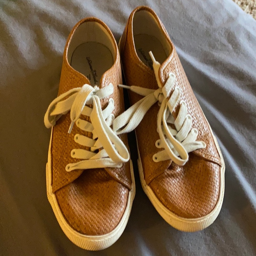 Women’s woven sneakers